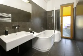 Emma Apartments - Image 2