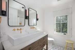 Elegant Modern Farmhouse with Pool and Gardens, steps from Nature Preserve - Image 2