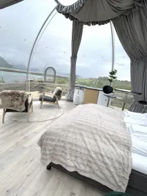 Glass domes at Arctic Ocean Lodge - Image 3