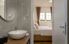Hermosa casa en Otok Murter - Image 3