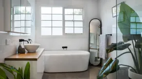 The Lux Luxury 4 bedroom, 2 bathroom, with stunning garden - Image 2