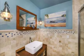 Stunning Keys home w/pool, jetted tub, elevator & more! - Image 4