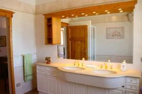 Beautiful villa with private pool only 3 km from Lucignano with panoramic views of the Valdichiana h - Image 2