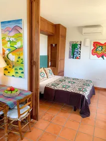 Studio indépendant pour deux personnes avec une vue imprenable et une terrasse extérieure. - Image 5