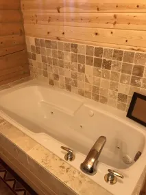 ExecLogHome~Bass Lk~4BR+Lft/3.5BA~Sauna/Game+TheaterRm/Bar/Row Boat/Pier w/Elec - Image 4