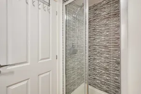 Host & Stay - Aronora Guest House - Image 3