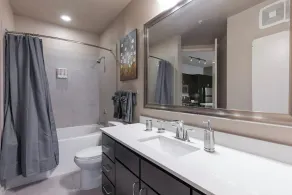 Luxury Med Center Fully Equipped King Sized Bed Condos - Image 5