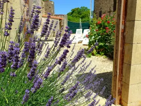 French country farmhouse ideal for families - Image 3