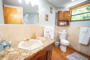 Uniquely Beautiful Octagon Oasis- Mins away from the Hard Rock Hotel and Beaches - Image 5