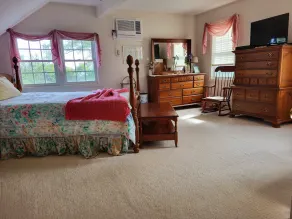 Beautiful 'Saltbox Cape Cod' with Water Views on 3 Levels - Image 5