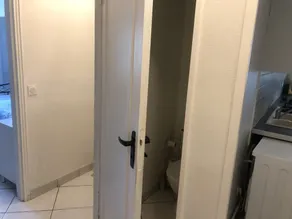 Apartamento com 3 Camas + Estacionamento perto de Kindarena - Image 2