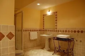 Schönes Steinhaus in der Nähe von Todi mit privatem Pool in atemberaubender Hanglage - Image 3