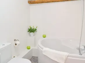 5 bedroom accommodation in Botesdale, near Diss - Image 5