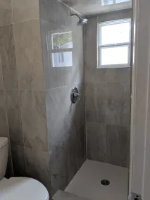 Gorgeous, Modern, updated Duplex - Image 4