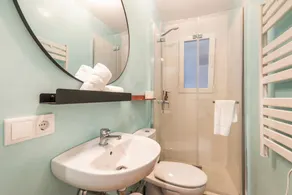 Apartment 'Suite 1' with Wi-Fi and Air Conditioning - Image 2