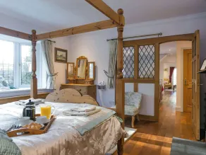 4 bedroom accommodation in Catsfield, near Battle - Image 5