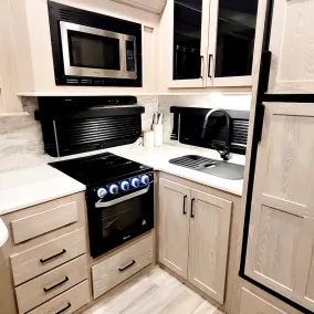 Glamping in the whiteshell - Image 4