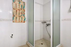 Olympia Holiday Home - Image 3