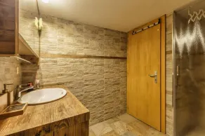 Beautiful Apartment Under Owners Chalet - Image 4