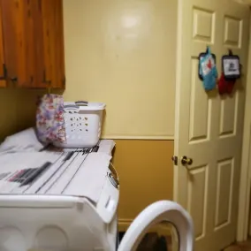 Country Farm Condo w/kitchen, near 7 Feathers Casino on OR Hwy 5; Dog friendly - Image 3