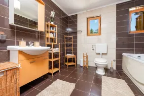 Ferienhaus Tina mit Jacuzzi und Pool - Image 2