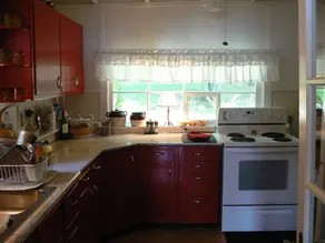 Wyldwood Lodge, on the lakeshore with views of the water & Green Mountains of VT - Image 5