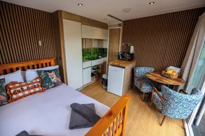 THE FOX DEN, with hot tub in Rhayader - Image 5