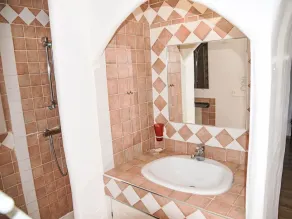 Skøn privat feriebolig for 7 gæster med WIFI, pool, TV og terrasse - Image 2