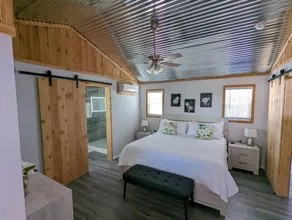 Magnolia - Hot Tub Gazebo - City Escapes Cabins - Image 4