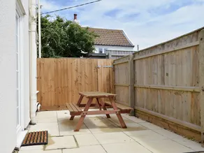 3 bedroom accommodation in Felixstowe Ferry - Image 5