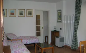 Demadonna \"PUR\" unit B ground floor, 50 sqm-independent entrance- 4 pax, 1 room - Image 3