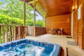 Holiday Lodge in The Cotswolds - Image 4