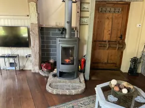THE SAWMILL, pet friendly, country holiday cottage in Beaminster - Image 3