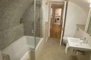 Stunning garden flat in a gracious Georgian terraced town house - Image 3