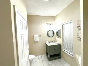 Spacious 4 bedroom house by OWA & Tanger Outlets, 15 mins from Beaches - Image 4