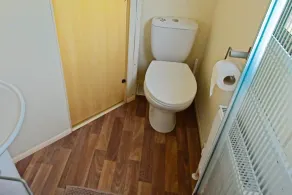 Mobile Home - Sleeps 6 - Pets Ok - Parking - Image 3