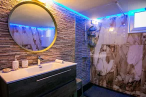 A luxury 3 Bedroom  Villa with Hot Spa Jacuzzi - Image 3
