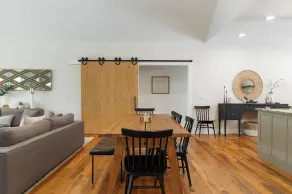 LUXURY on Lake Keowee. Quiet cove. Putting green. Near Clemson. Sleeps 18 - Image 4