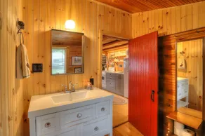 10 Haines Landing - We love this classic cabin! Pet friendly and gorgeous views!! - Image 3