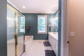 Sharing good vibes  in this 3 BR 2 1/2 Bath Cottage - Image 3