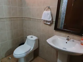 Beautiful house 20 minutes from the airport and 5 minutes from Mundo Petapa Park - Image 2