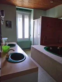 Hus med indendørs pool og sauna, i Bretagne, 10 personer - Image 3