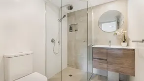 Noosa Quarterdeck Waterfront Apartment - Image 2
