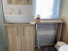 Norfolk Lodge with private hot tub - Image 4