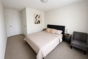 Modern 2-Bedroom Smart Home with Free Parking, Laundry, Ping-Pong & Private Backyard - Steps to Shops & Restaurants, 6 Mins to Innisfil Beach Park - Perfect for Families & Couples! - Image 5