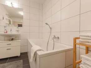 Acogedor apartamento para 4 personas con WIFI, TV, balcón y mascotas permitida - Image 3