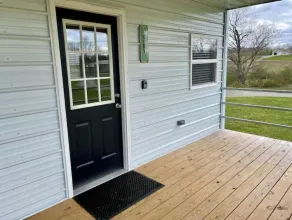 Koby-NEW tiny home with shared fishing pond - Image 4