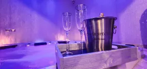 Private suite - Image 3