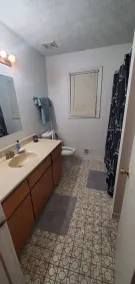 Welcoming Quaint Home - Image 3