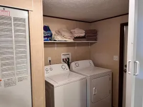 Nice and Cozy cabin, 3 bedroom and 2 bathroom. - Image 2